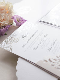 Suite plegable con bolsillo de invitación color lila y lámina plateada de rosas de lujo | Comisión personalizada G&D