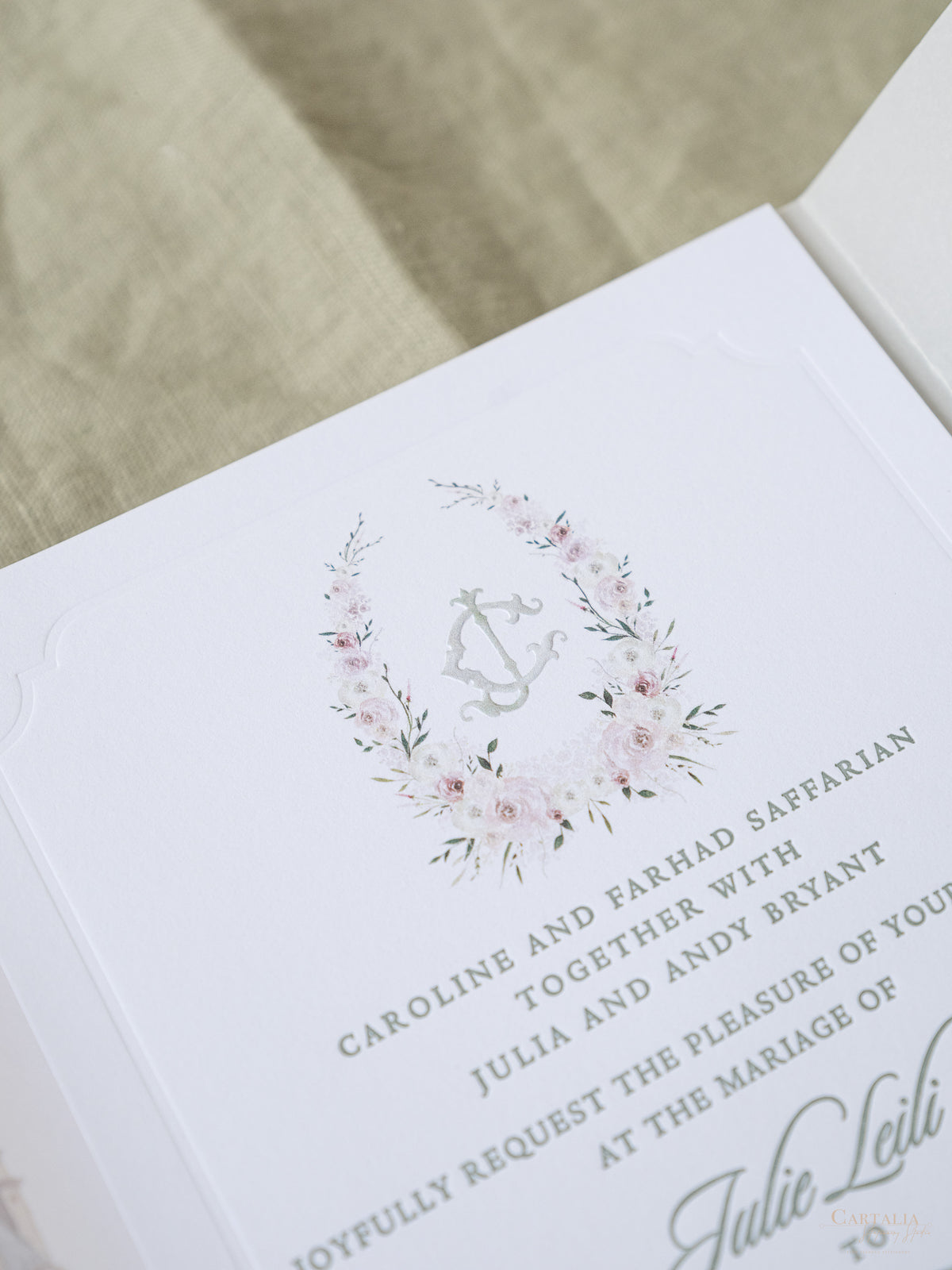 Lujosa suite de invitación en pergamino con diseño de acuarela personalizado | Comisión personalizada J&C