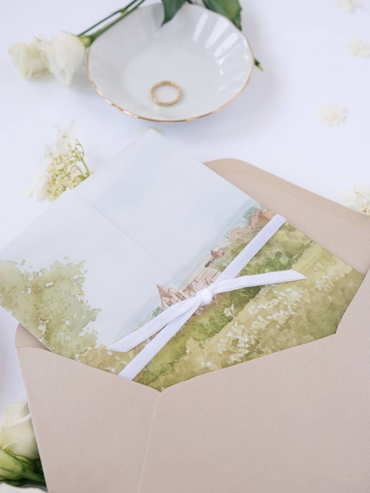 Invitación de boda de acuarela de pergamino | Hotel Petersham | Comisión R&J a medida