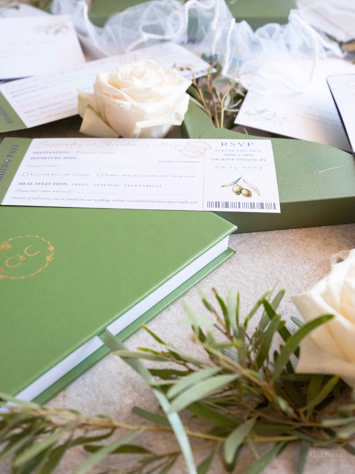 Caja de boda de lujo con pasaporte en cuero vegano y lugar | Apulia, Italia| C&C a medida