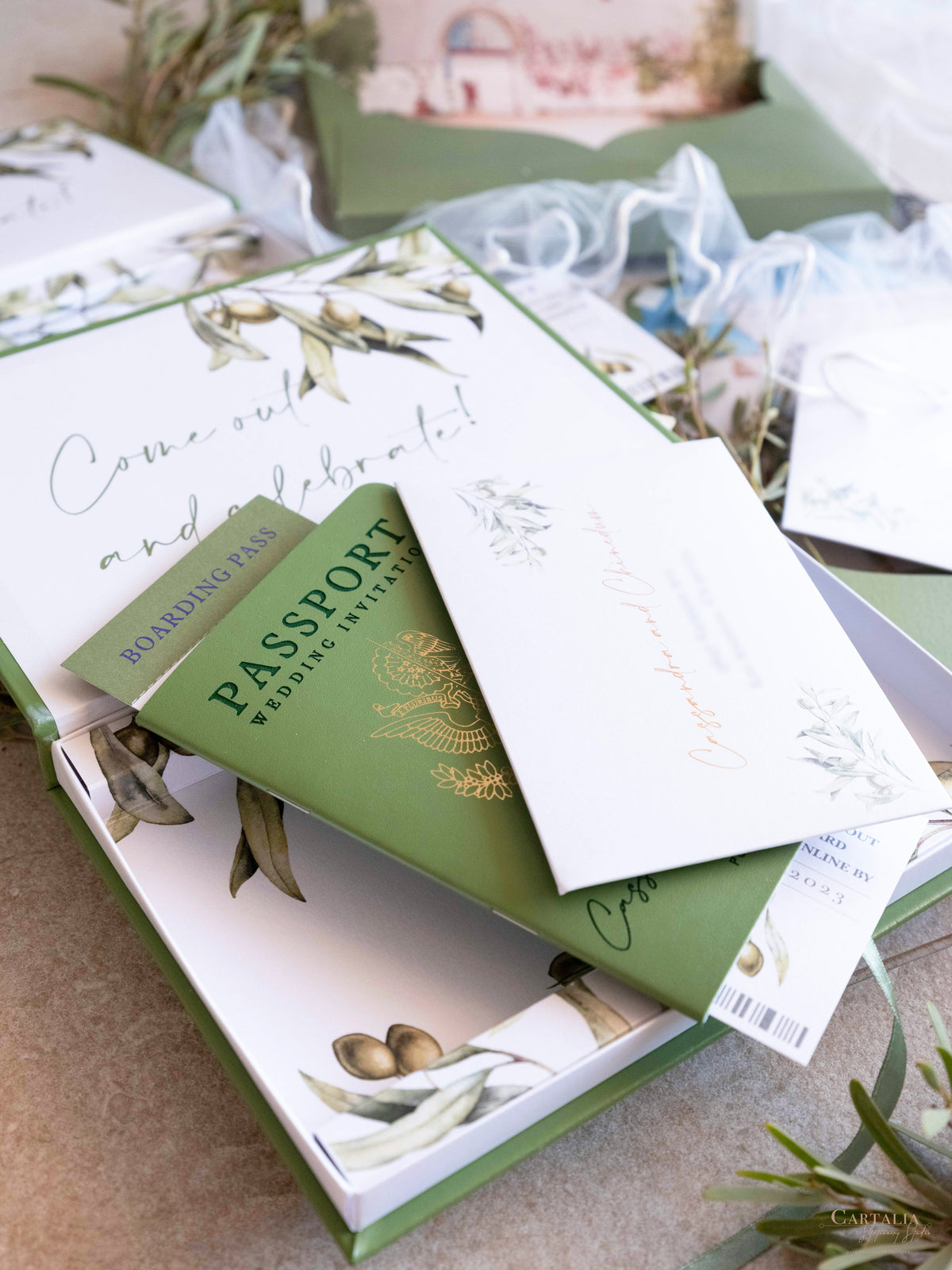 Caja de boda de lujo con pasaporte en cuero vegano y lugar | Apulia, Italia| C&C a medida