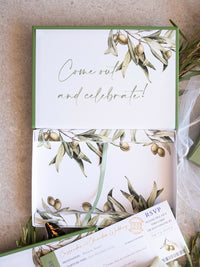 Caja de boda de lujo con pasaporte en cuero vegano y lugar | Apulia, Italia| C&C a medida