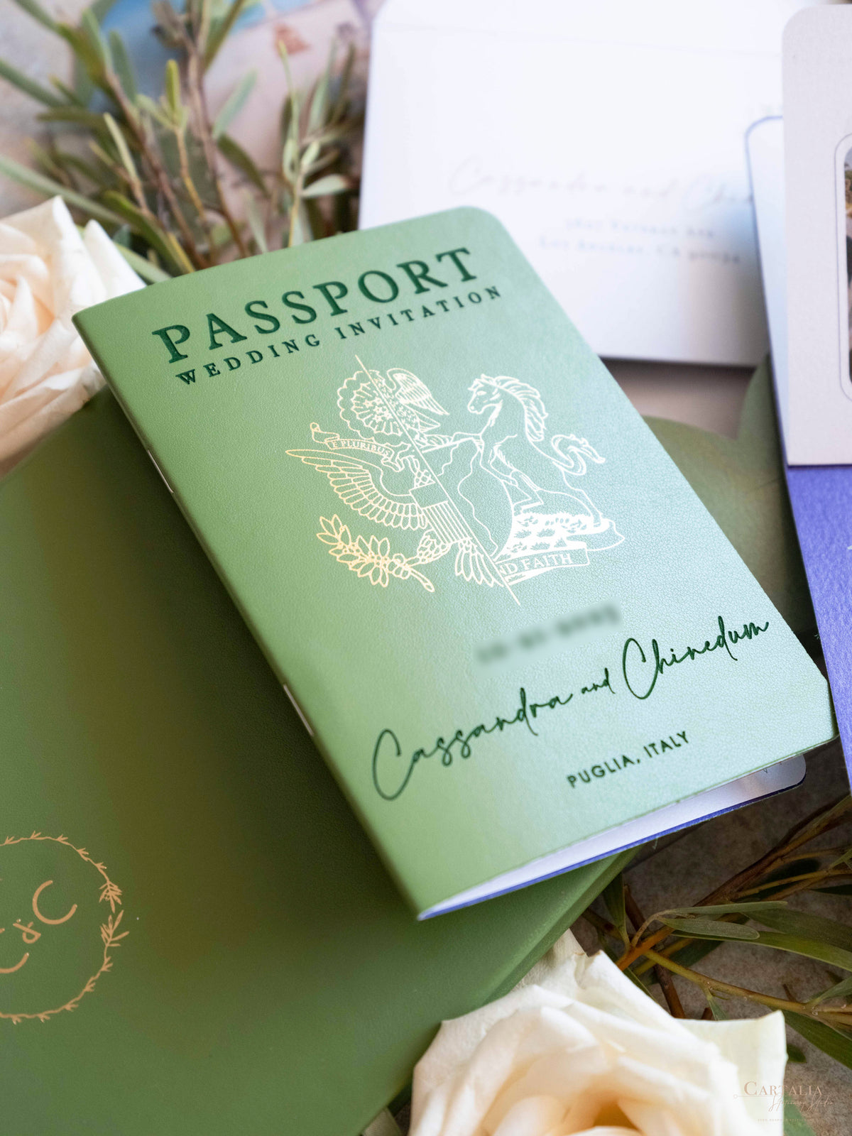 Caja de boda de lujo con pasaporte en cuero vegano y lugar | Apulia, Italia| C&C a medida