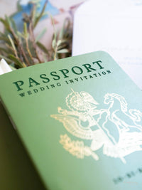 Caja de boda de lujo con pasaporte en cuero vegano y lugar | Apulia, Italia| C&C a medida
