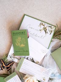Caja de boda de lujo con pasaporte en cuero vegano y lugar | Apulia, Italia| C&C a medida