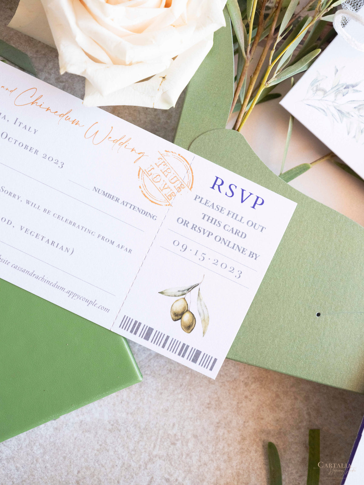 Caja de boda de lujo con pasaporte en cuero vegano y lugar | Apulia, Italia| C&C a medida