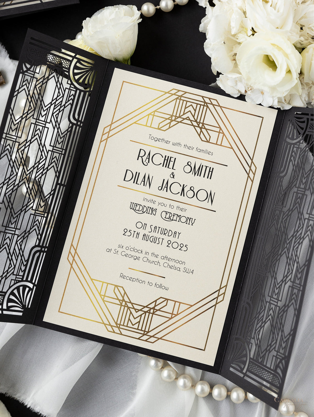Puerta art déco negra intrincada cortada con láser, invitación de boda del Gran Gatsby con monograma de banda para el vientre