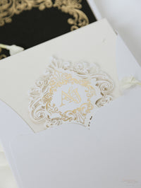 Caja a medida Golden Couture: Diseño personalizado en 3D | Comisión personalizada A&J