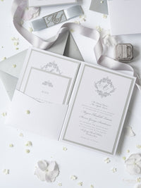 Suite de invitación de boda con bolsillo con monograma plateado brillante