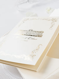Suite de invitación de lujo en caja con espejo dorado y champán y boceto del lugar en papel de aluminio | M&O de comisión a medida