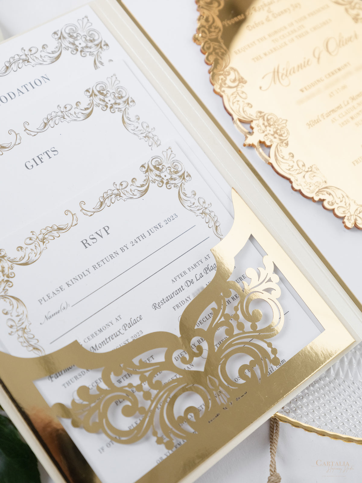 Suite de invitación de lujo en caja con espejo dorado y champán y boceto del lugar en papel de aluminio | M&O de comisión a medida