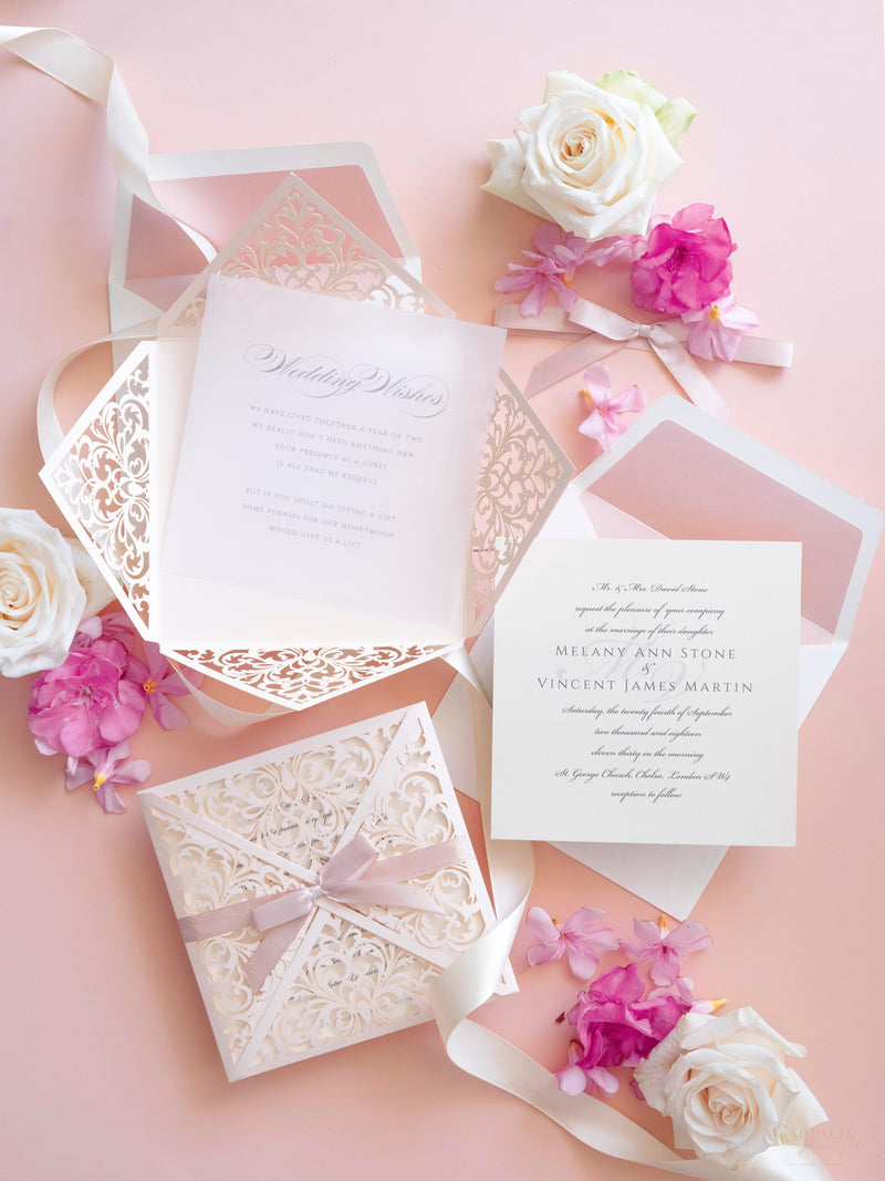 Invitación de boda con bolsillo de encaje cortado con láser de color melocotón suave con cinta de raso + juego de deseos de boda