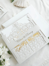 Invitación de boda frustrada con corte láser y puerta ornamental para su propio lugar.