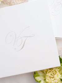Invitación en caja 3D de alta costura a medida con puerta cortada con láser | Lugar de celebración de Villa Ephrussi | Comisión a medida M&amp;J