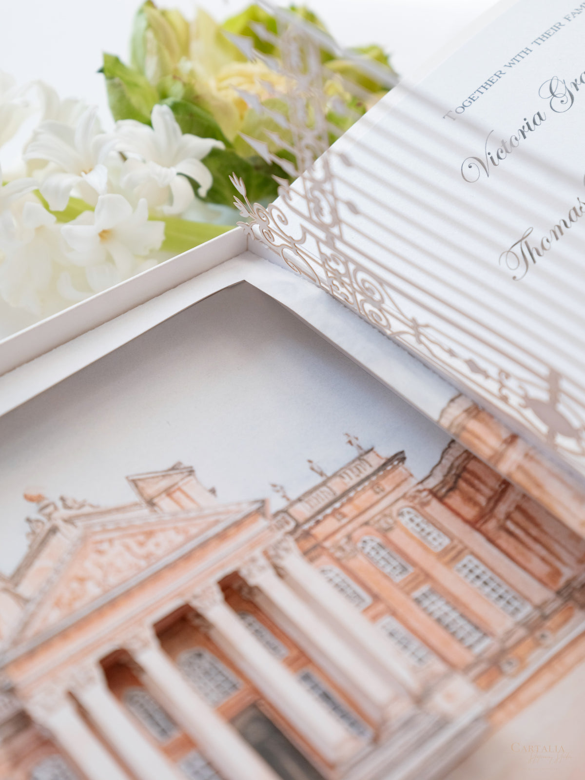 Invitación en caja 3D de alta costura a medida con puerta cortada con láser | Lugar de celebración de Villa Ephrussi | Comisión a medida M&amp;J