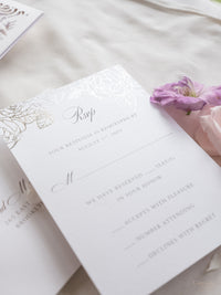 Suite plegable con bolsillo de invitación color lila y lámina plateada de rosas de lujo | Comisión personalizada G&amp;D