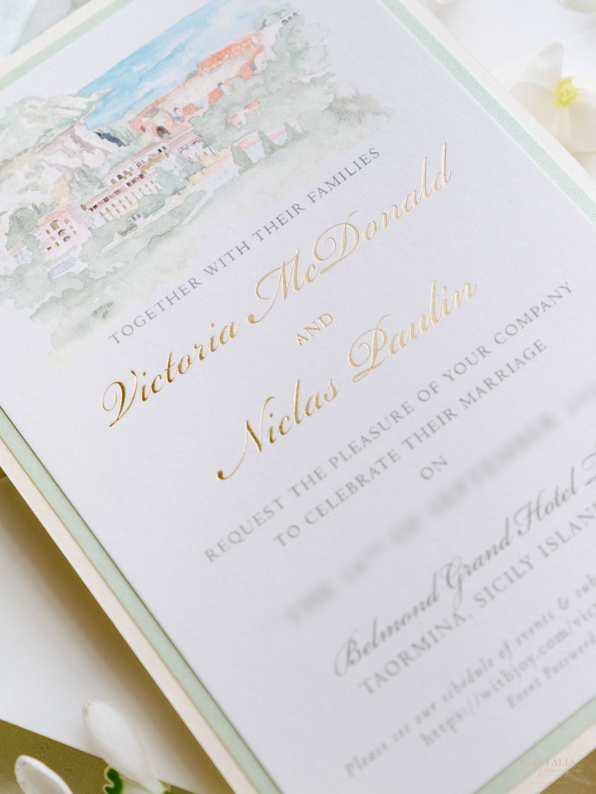 Invitación personalizada al lugar de la boda en acuarela con lámina dorada | Villa Regina Teodolinda | Lago Como