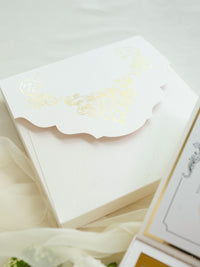 Caja a medida Golden Couture: Diseño personalizado en 3D | Comisión R&amp;N a medida