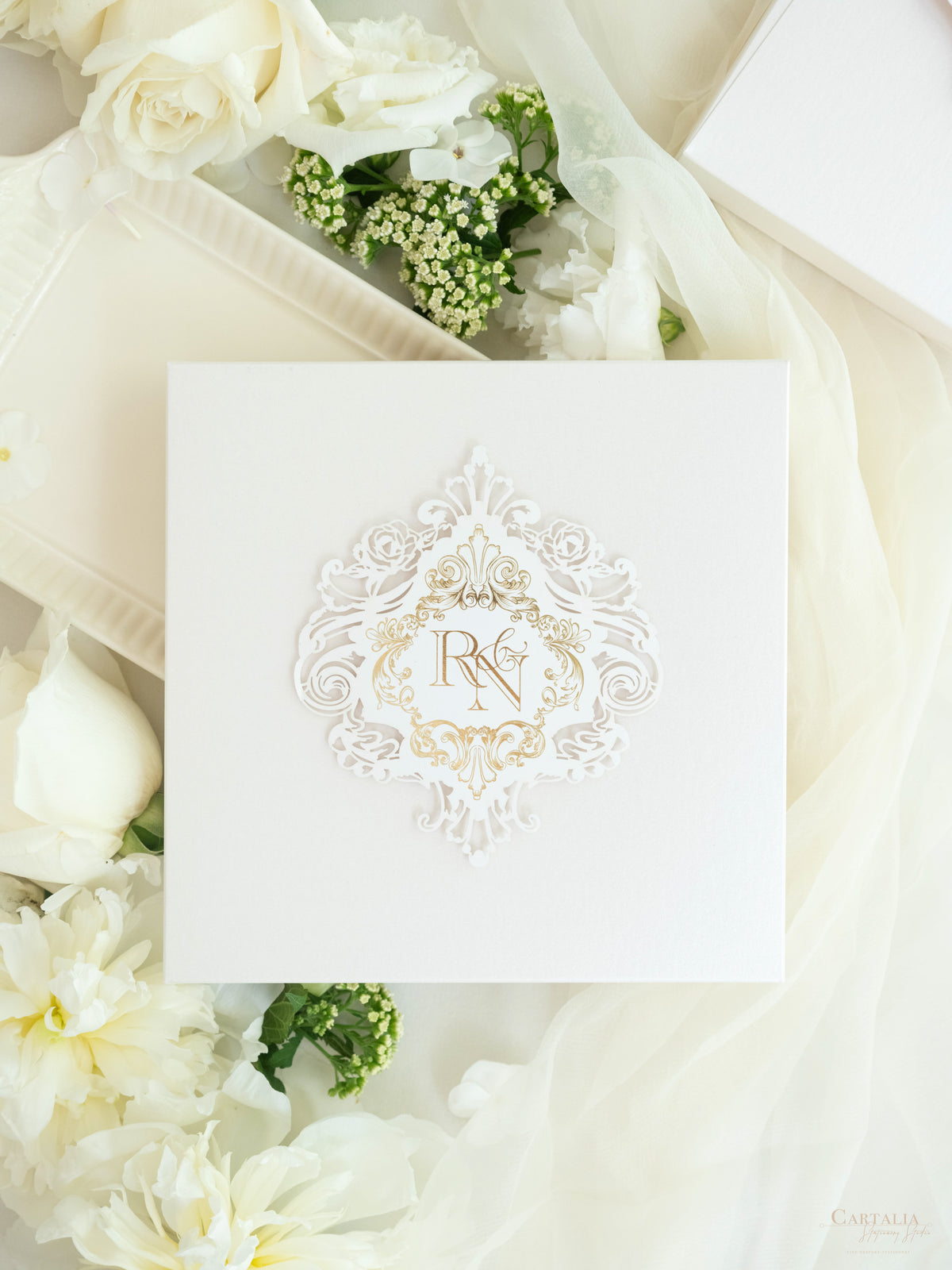 Caja a medida Golden Couture: Diseño personalizado en 3D | Comisión R&amp;N a medida