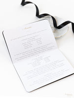 Cartera de viaje FOLDER blanca y negra: Suite de invitación para pasaporte de boda de lujo en bolsillo y etiqueta de espejo dorado