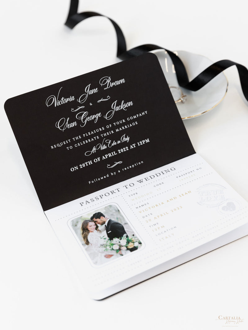 Cartera de viaje FOLDER blanca y negra: Suite de invitación para pasaporte de boda de lujo en bolsillo y etiqueta de espejo dorado