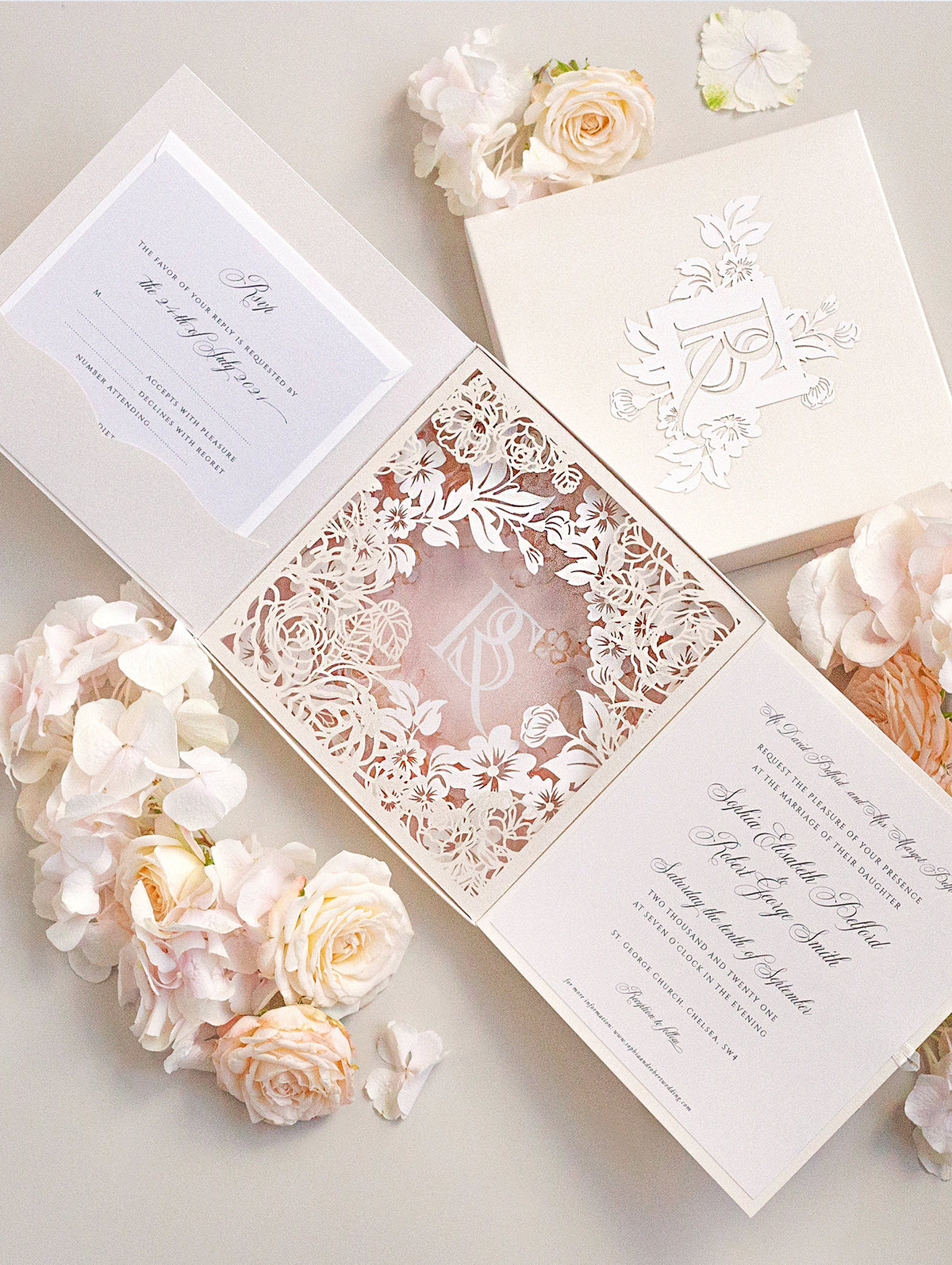 Couture Box : 3D Luxuriously Intricate Tier Laser Cutting Wedding Invitation Suite