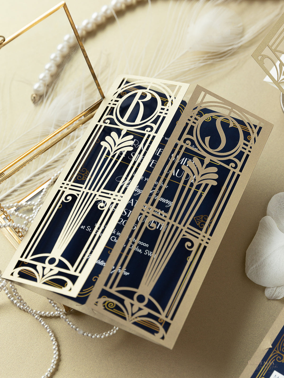 Invitación desplegable para el día de la boda con corte láser del Gran Gatsby Art Déco dorado