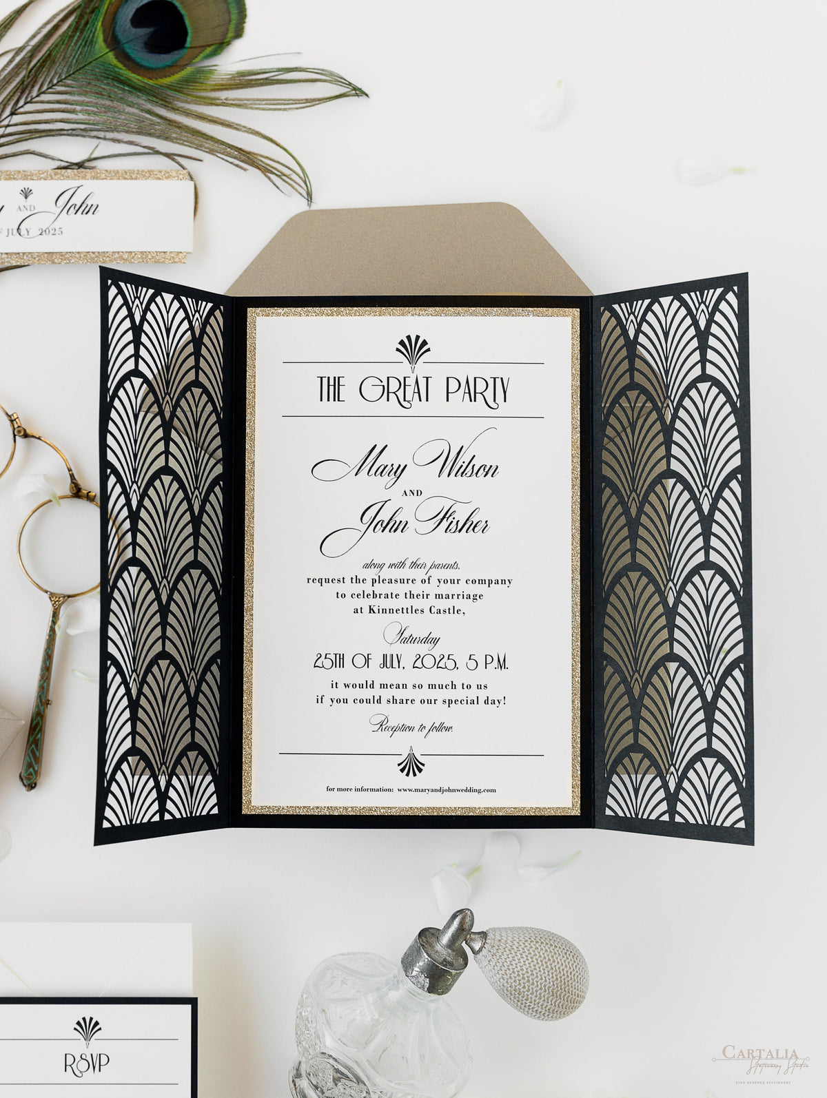 Invitación de lujo brillante Art Deco de los años 20 Gatsby Gate cortada con láser para el día de la boda con sobres dorados