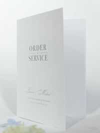 Orden de servicio en relieve con detalle de perlas