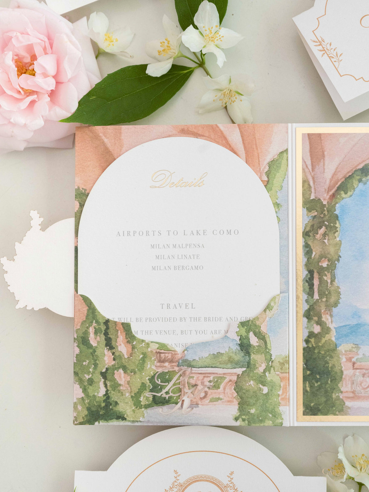 Suite de invitación de boda de lujo Villa del Balbianello | Folio estilo bolsillo con lugar de acuarela y lámina dorada | Boda en el lago de Como