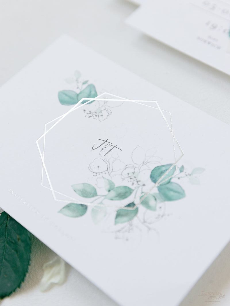 Imán de Eucalipto Espejo de Plata Plexi en Hexágono Save the Date con tarjeta y cordón de plata