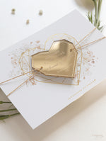 Imán Plexi con forma de corazón geométrico con espejo dorado y rosas románticas