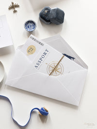 Invitación de boda con pasaporte de brújula internacional, tarjeta de embarque de lámina auténtica, invitación y revestimiento de mapa mundial