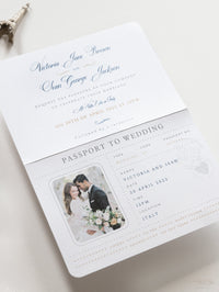 Invitación de boda con pasaporte de brújula internacional, tarjeta de embarque de lámina auténtica, invitación y revestimiento de mapa mundial