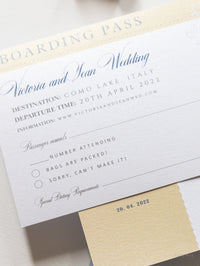 Invitación de boda con pasaporte de brújula internacional, tarjeta de embarque de lámina auténtica, invitación y revestimiento de mapa mundial