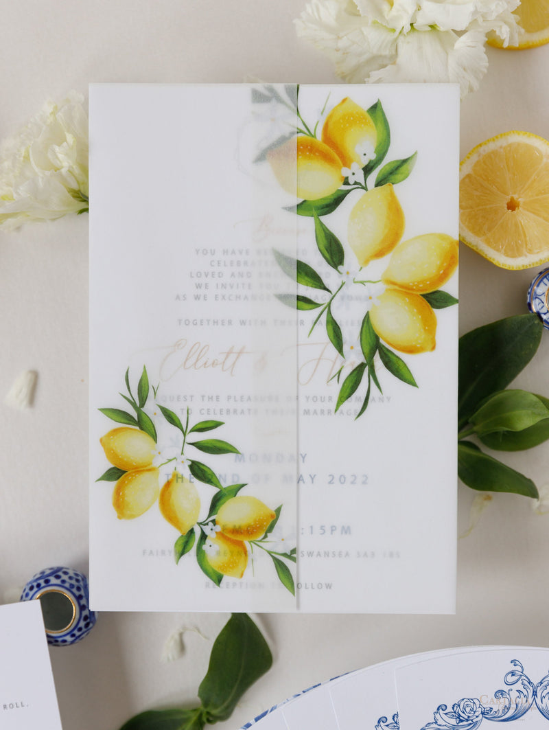 Invitación de boda del día de vitela de limón siciliano con etiqueta de espejo