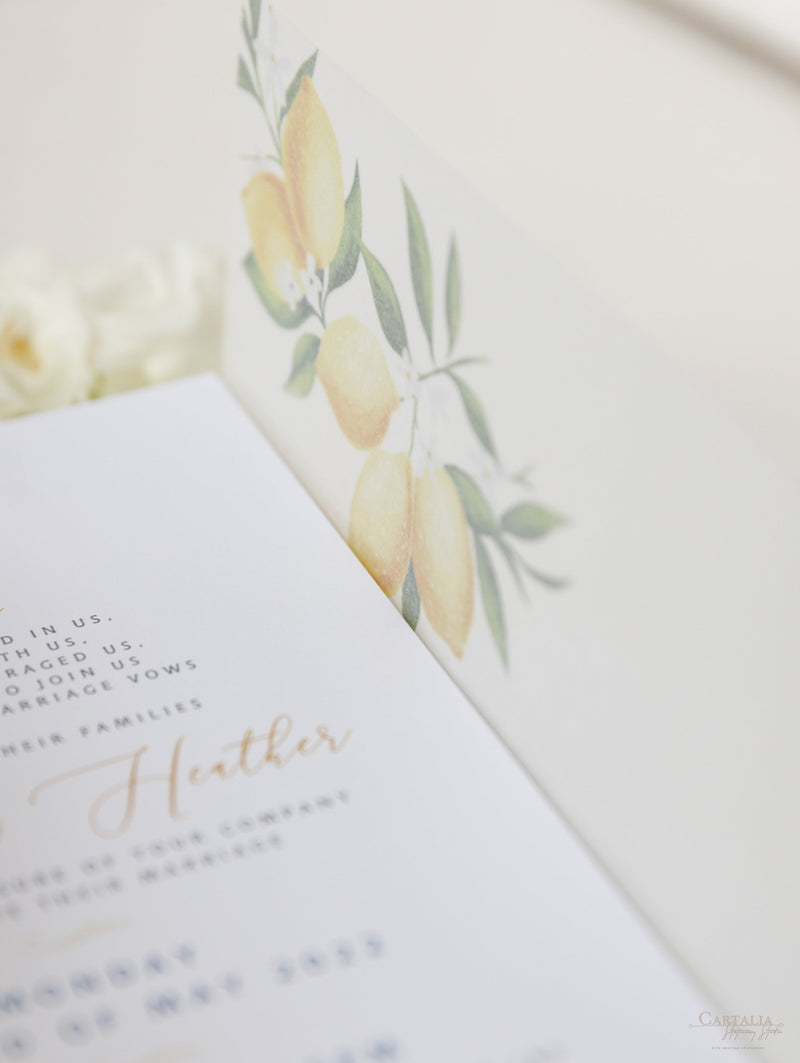 Invitación de boda del día de vitela de limón siciliano con etiqueta de espejo