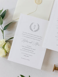 Invitación moderna para el día de la boda con marco hundido en relieve triple atemporal y sello de cera
