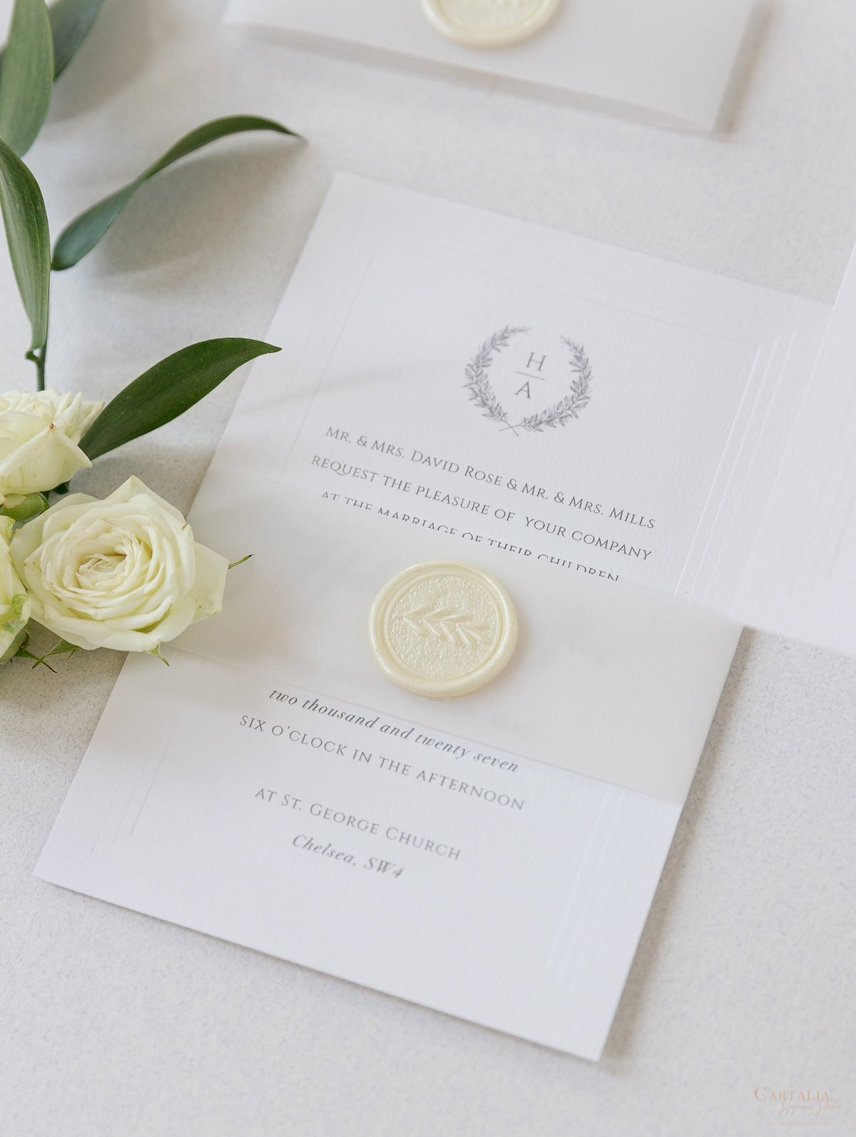 Invitación de noche de boda moderna con marco hundido triple en relieve atemporal y sello de cera