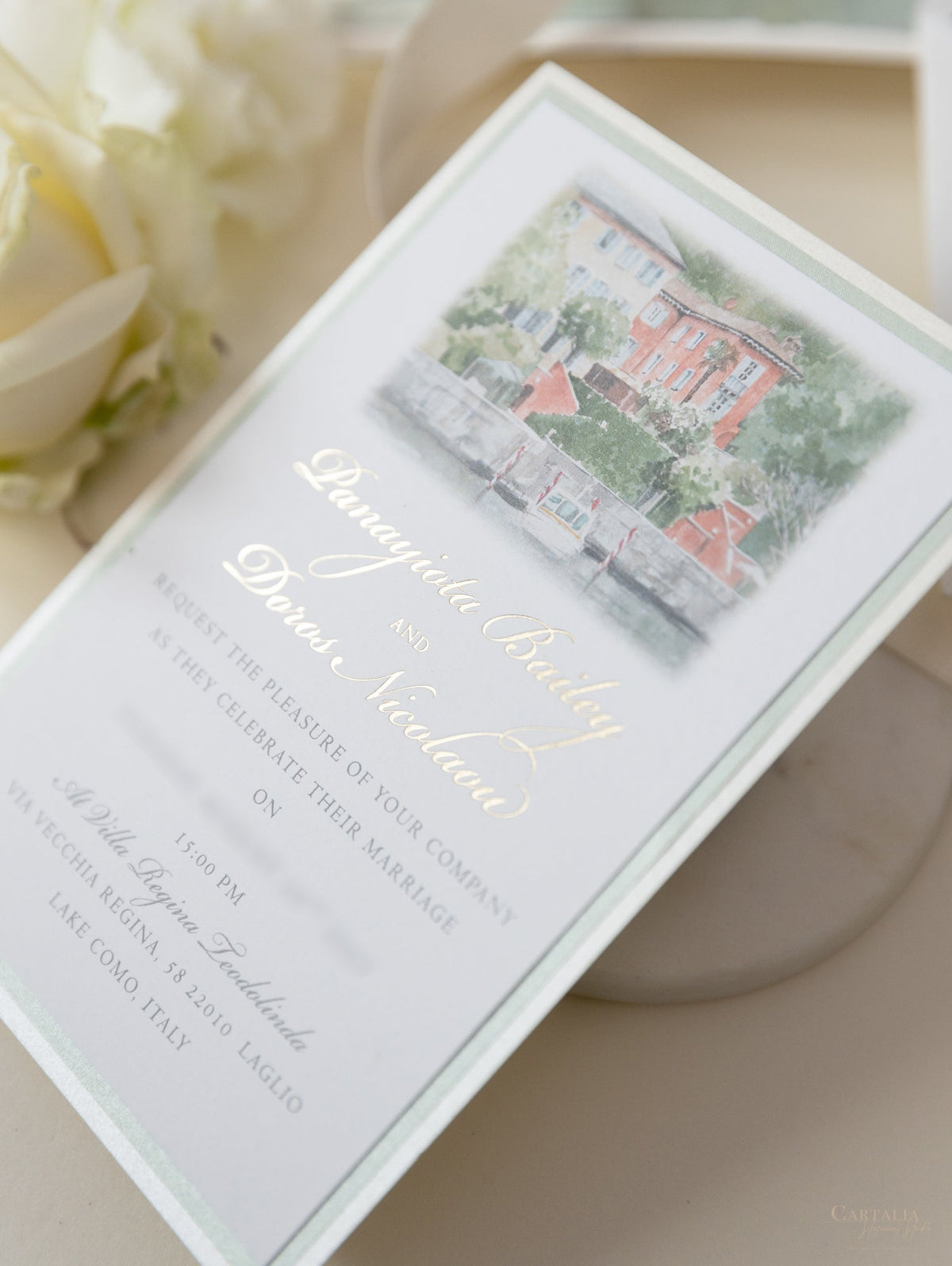 Invitación personalizada al lugar de la boda en acuarela con lámina dorada | Villa Regina Teodolinda | Lago Como