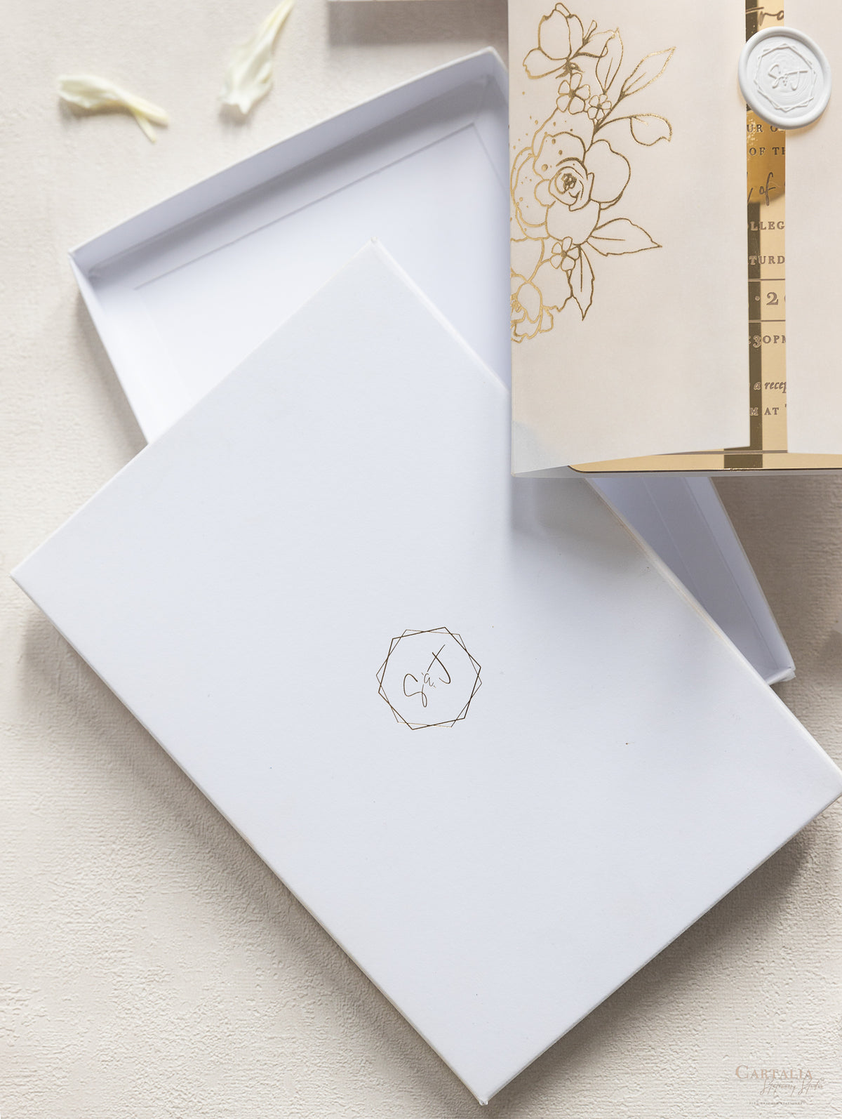 Espejo Plexi dorado en caja con sello de cera personalizado y rosas | Comisión J&amp;T a medida