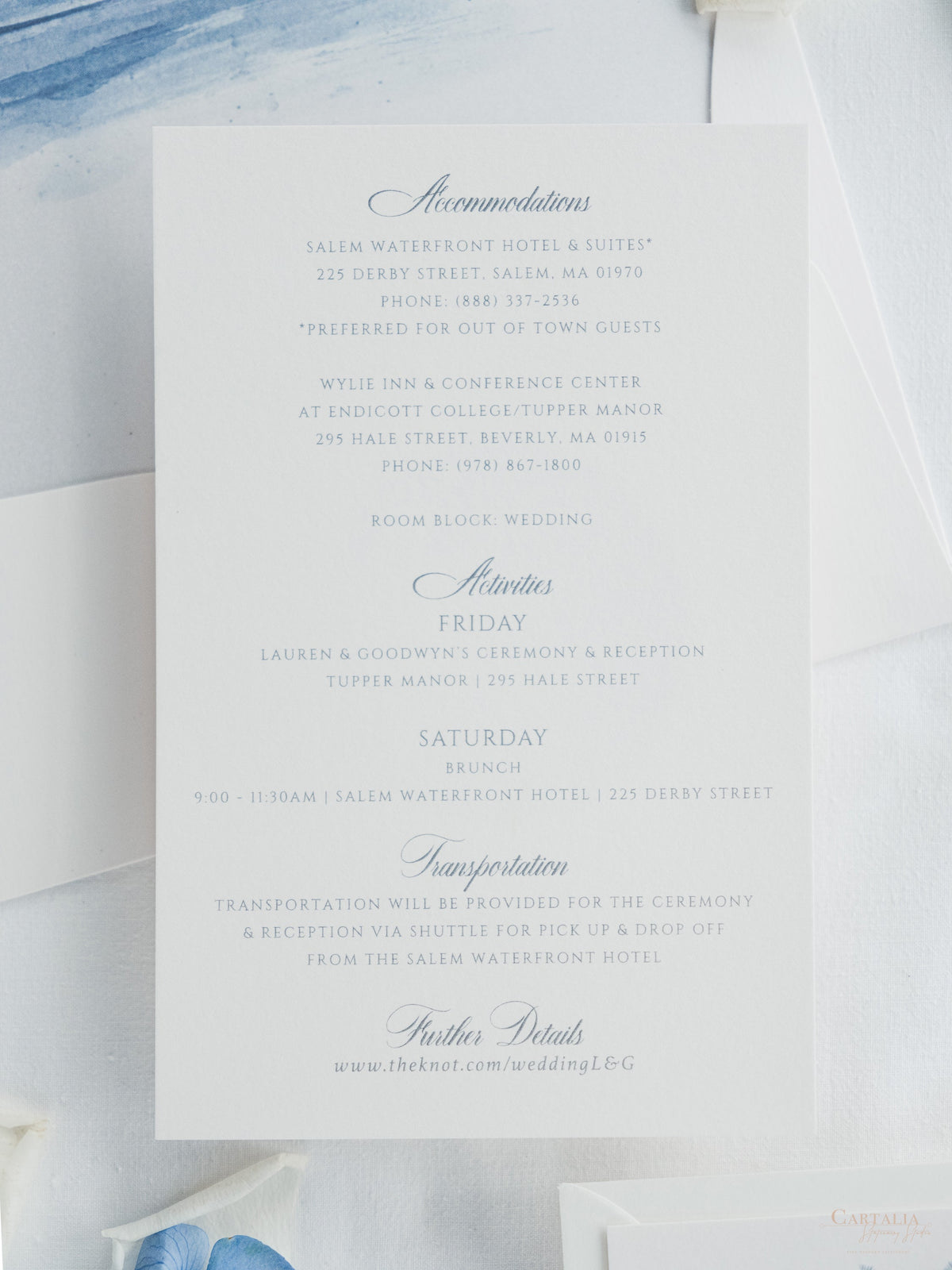 Invitación de boda en acuarela con tu lugar | Bolsillo de lujo con tipografía y sobre con borde adornado