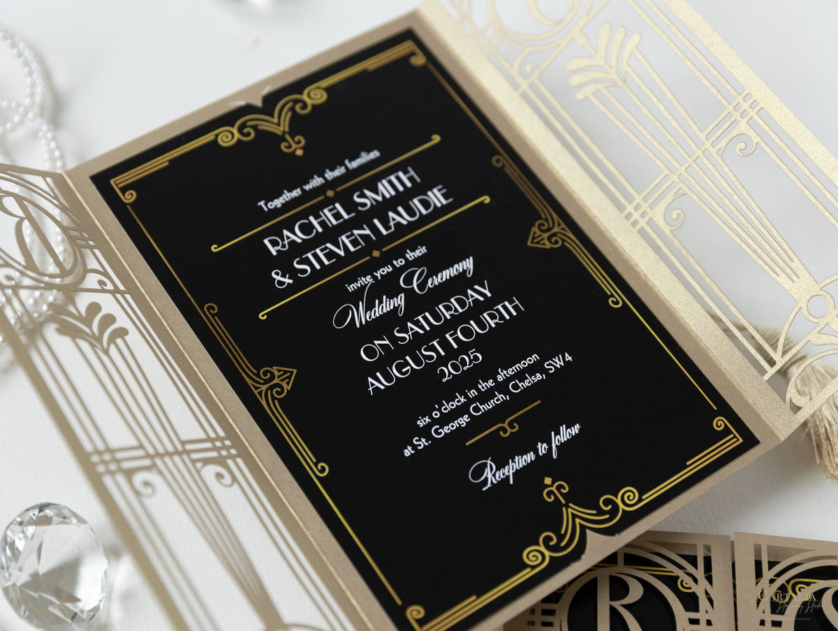 Invitación plegable para el día de la boda con corte láser del Gran Gatsby Art Déco en negro y dorado