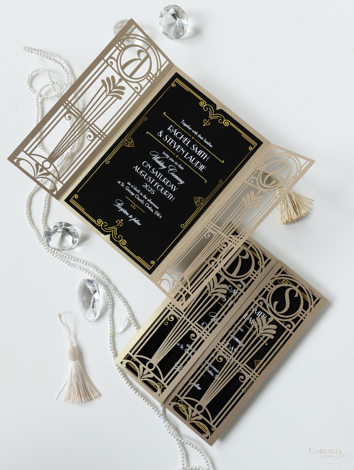 Invitación plegable para el día de la boda con corte láser del Gran Gatsby Art Déco en negro y dorado