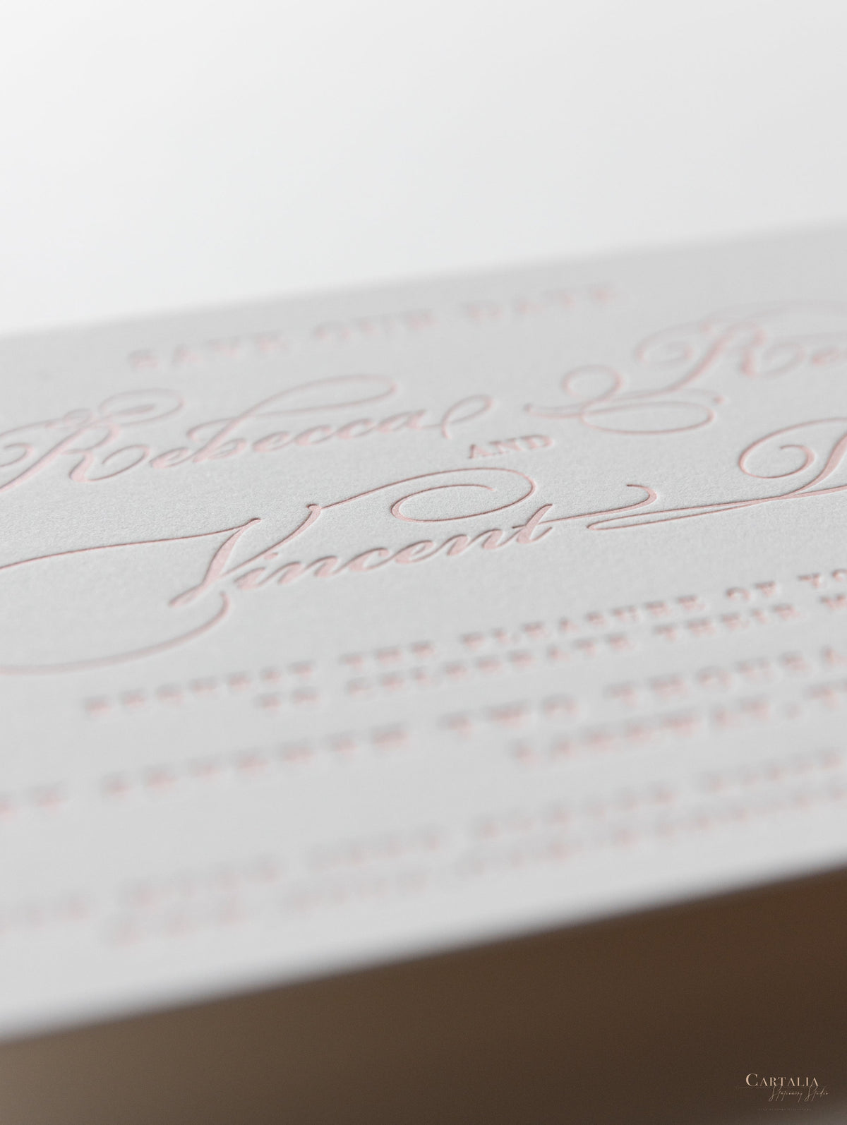 Impresión tipográfica de lujo elegante Save the Date en tablero 100 % algodón de 710 g/m²