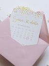 Confeti de lujo de lámina de oro real con puntos de color rosa rubor, reserva la fecha con sobre