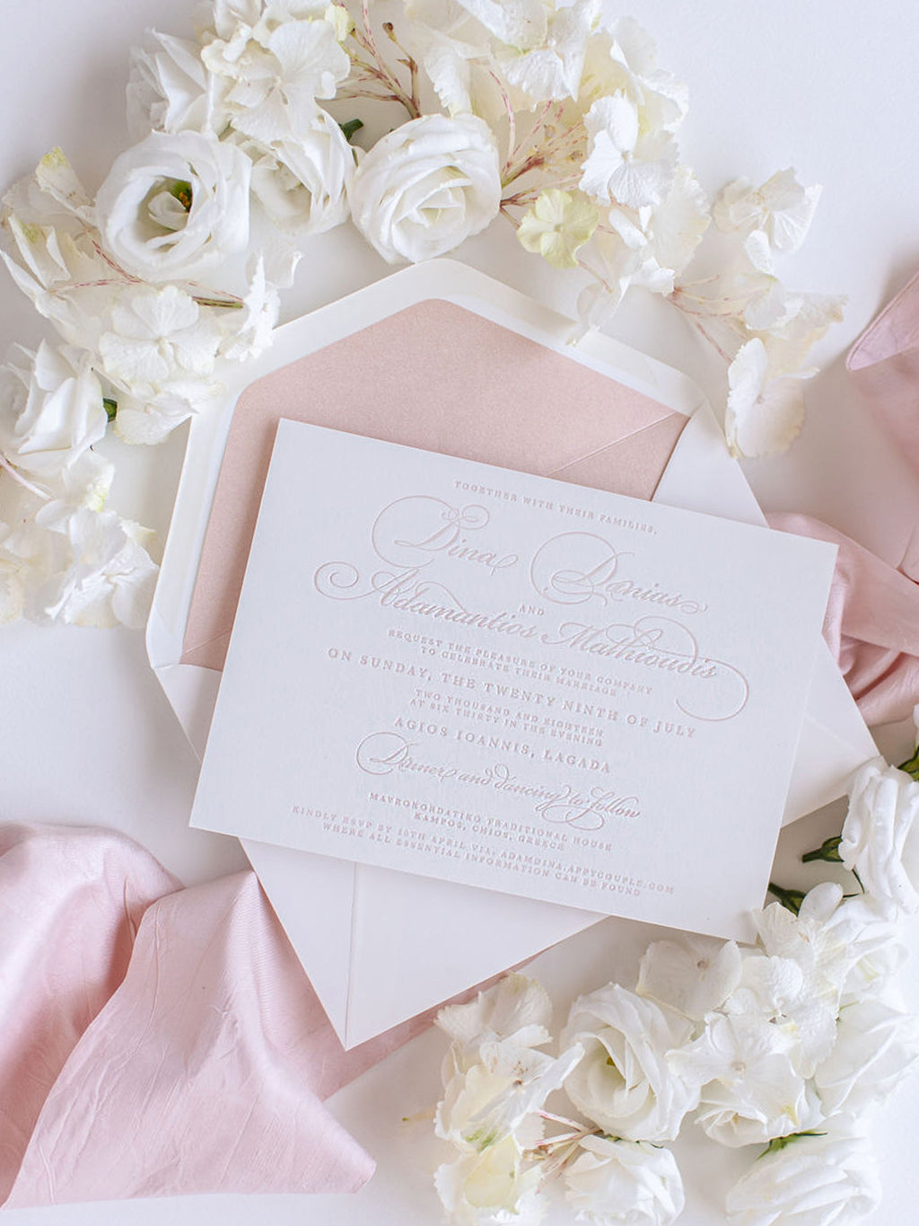 Invitación elegante del día de la boda tipográfica de lujo en tablero 100 % algodón de 710 g/m²