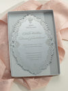 Invitación de lujo en caja: una invitación de boda de plexi dorado con espejo decadente - grabada