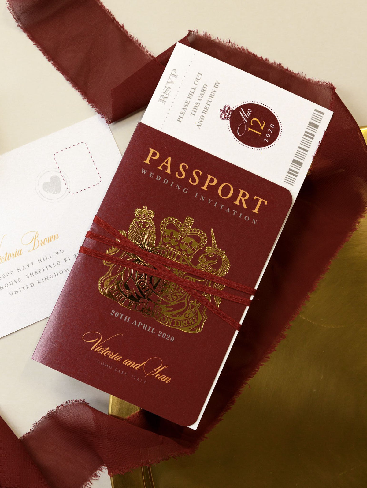 Invitación de boda para pasaporte, color rojo intenso real con lámina brillante + tarjeta de embarque estilo Rsvp