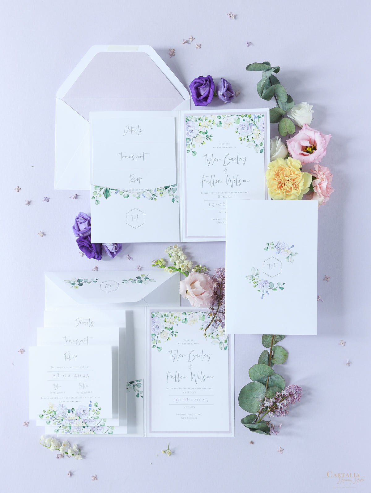 Invitación de boda estilo bolsillo color morado lavanda con 3 tarjetas y lámina auténtica